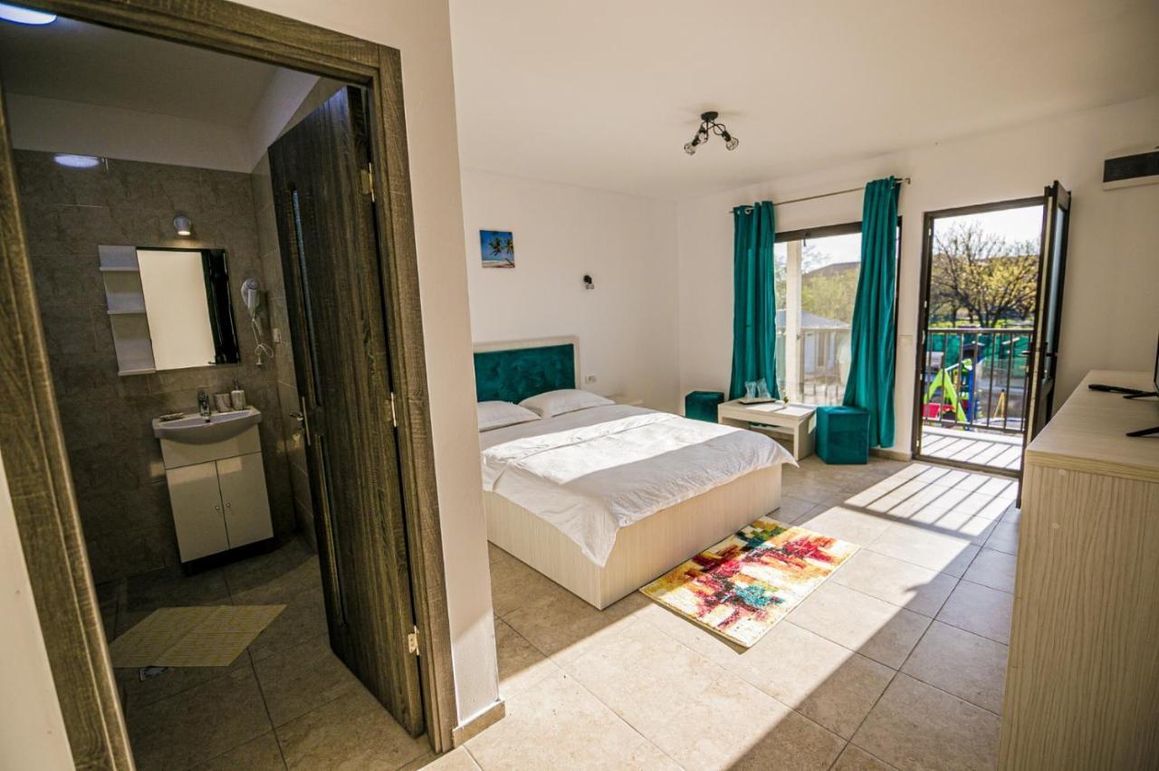 Hotel Complex Turistic N&S Două Mai Zewnętrze zdjęcie