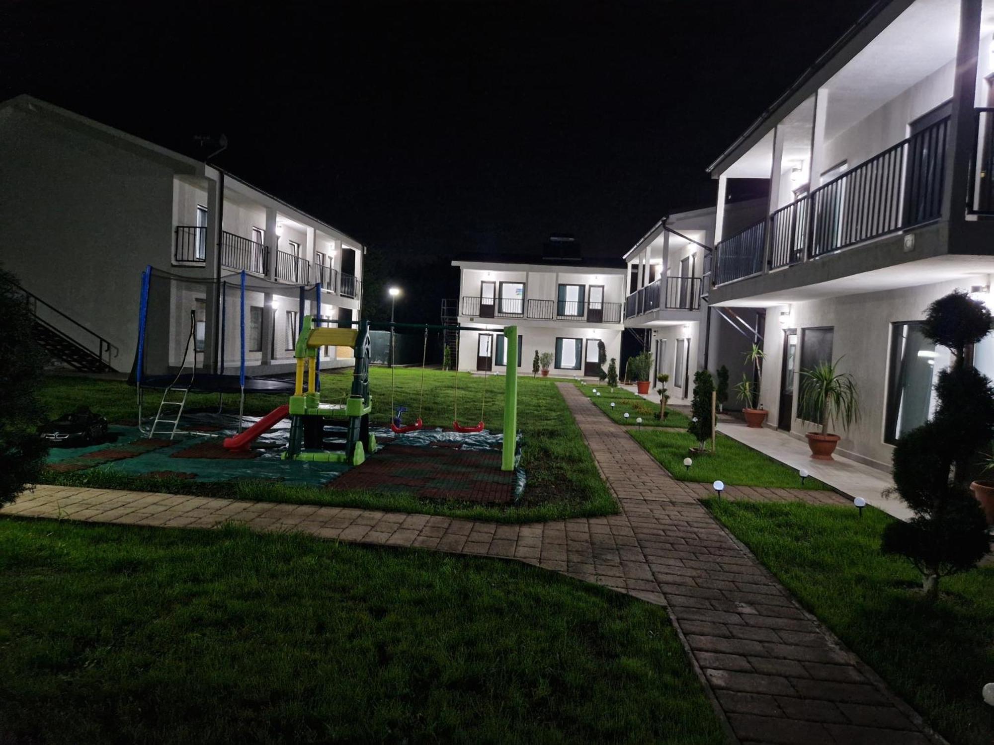 Hotel Complex Turistic N&S Două Mai Zewnętrze zdjęcie