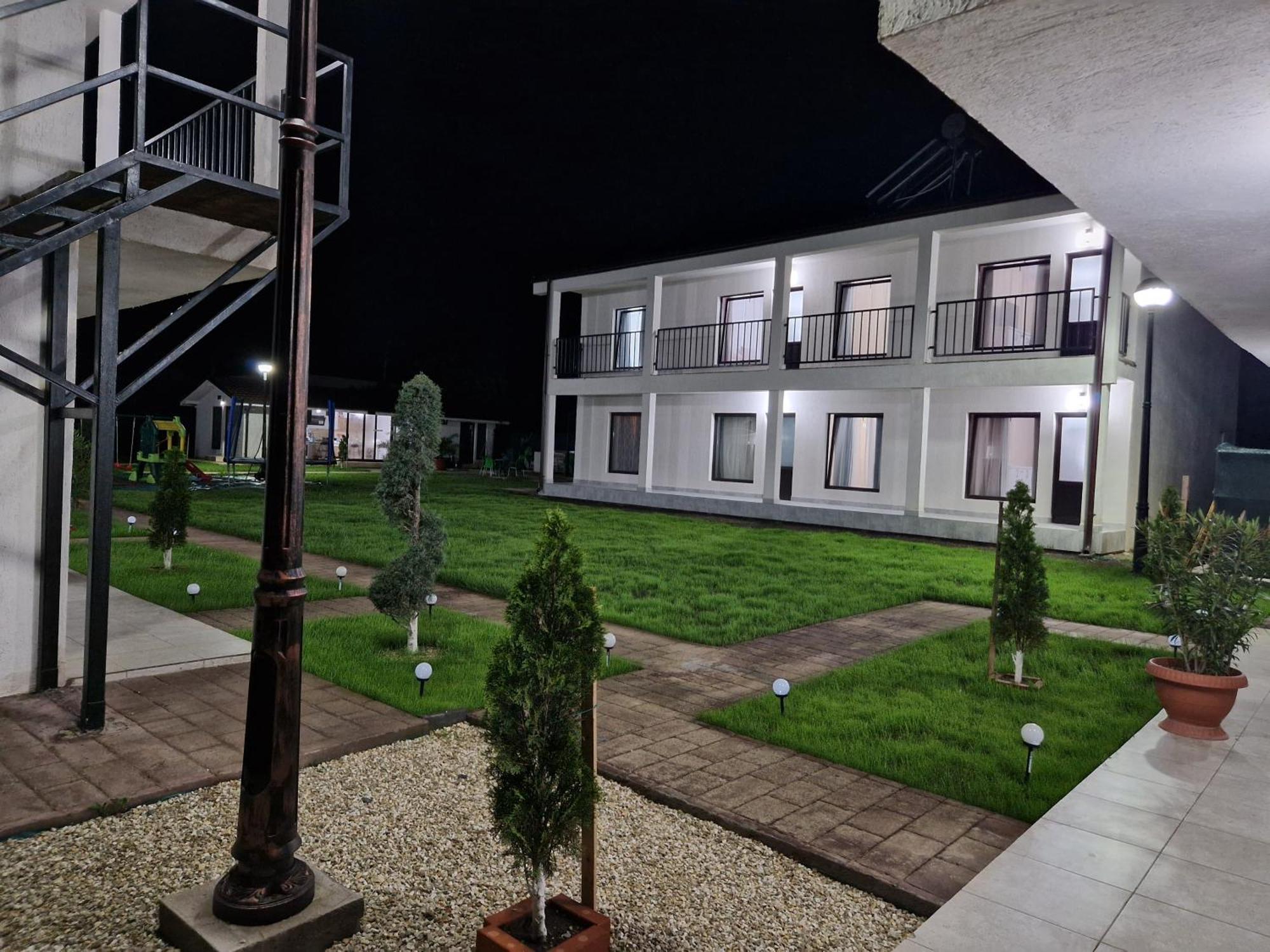 Hotel Complex Turistic N&S Două Mai Zewnętrze zdjęcie